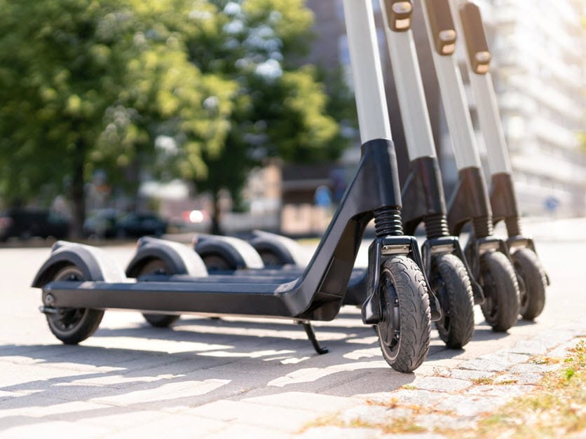 Az elektromos robogó felfüggesztésének gondozása