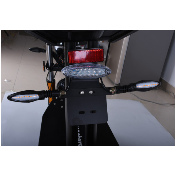 Elektromos robogó X-Scooters XR04-fekete hátsó lámpák